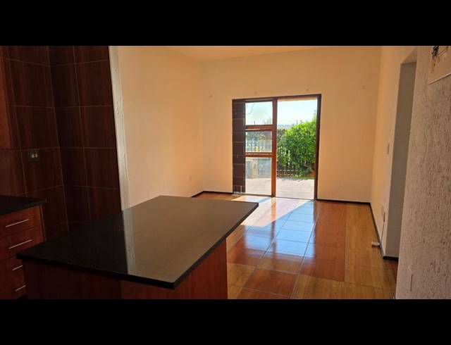 2 BEDROOM APARTMENT FOR SALE IN CONSTANTIA KLOOF
